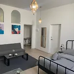 Azafran Jerez Estudio Apartment